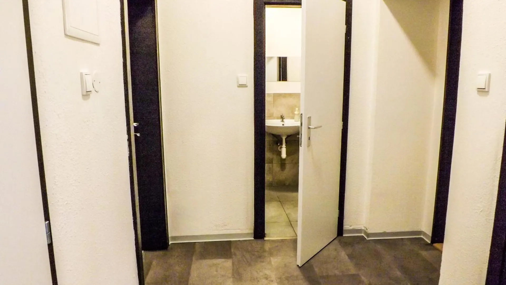 Ubytování v soukromí Small Nice Room D5 Praha