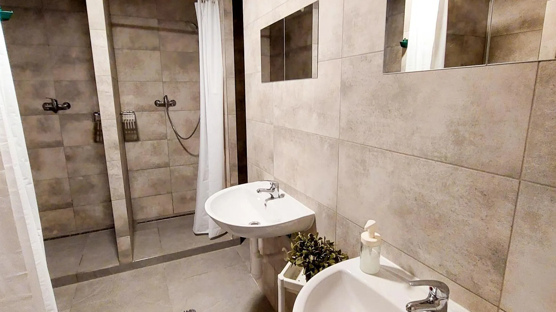 Small Nice Room D5 Praha Ubytování v soukromí