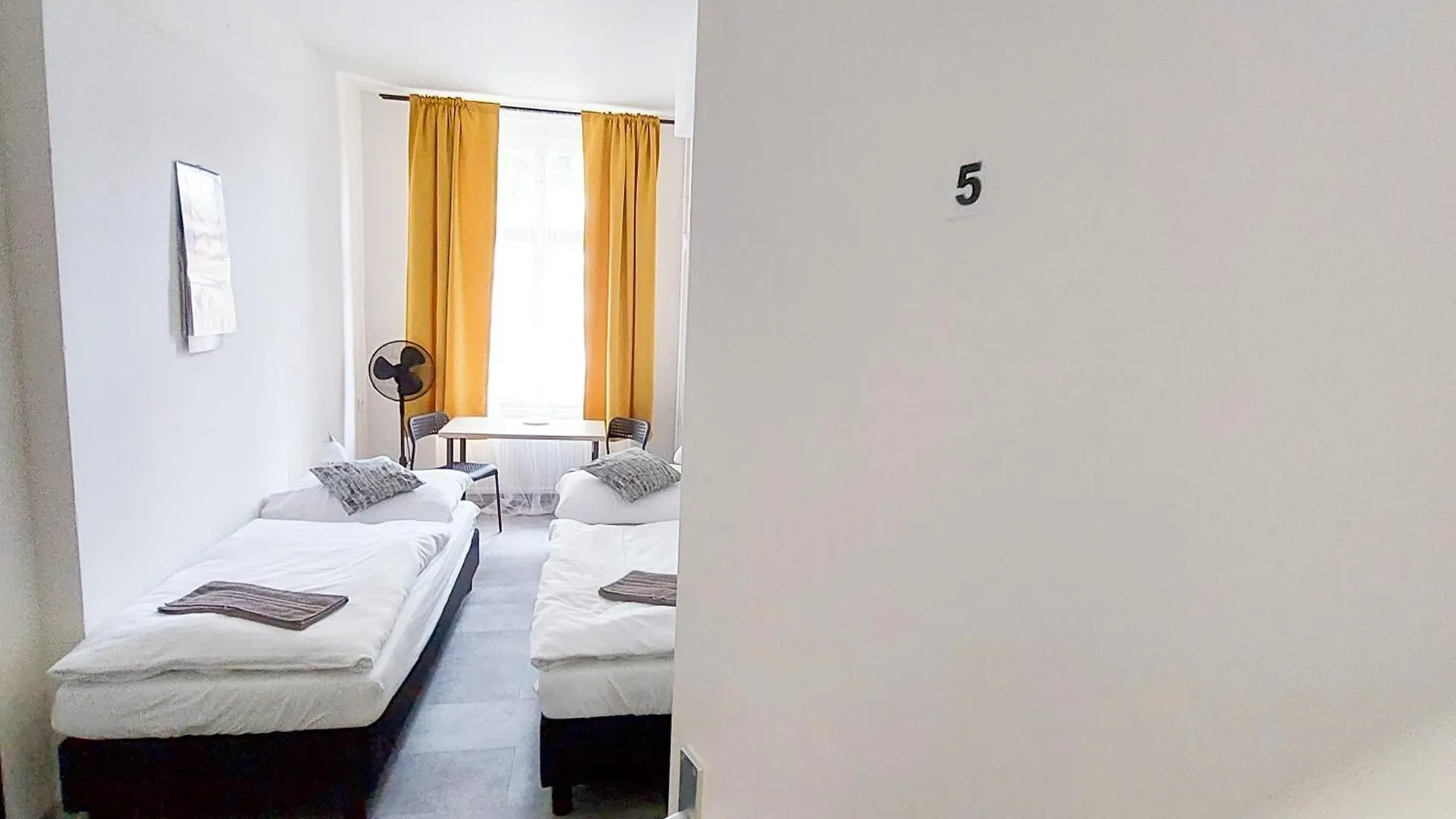 Small Nice Room D5 Praha